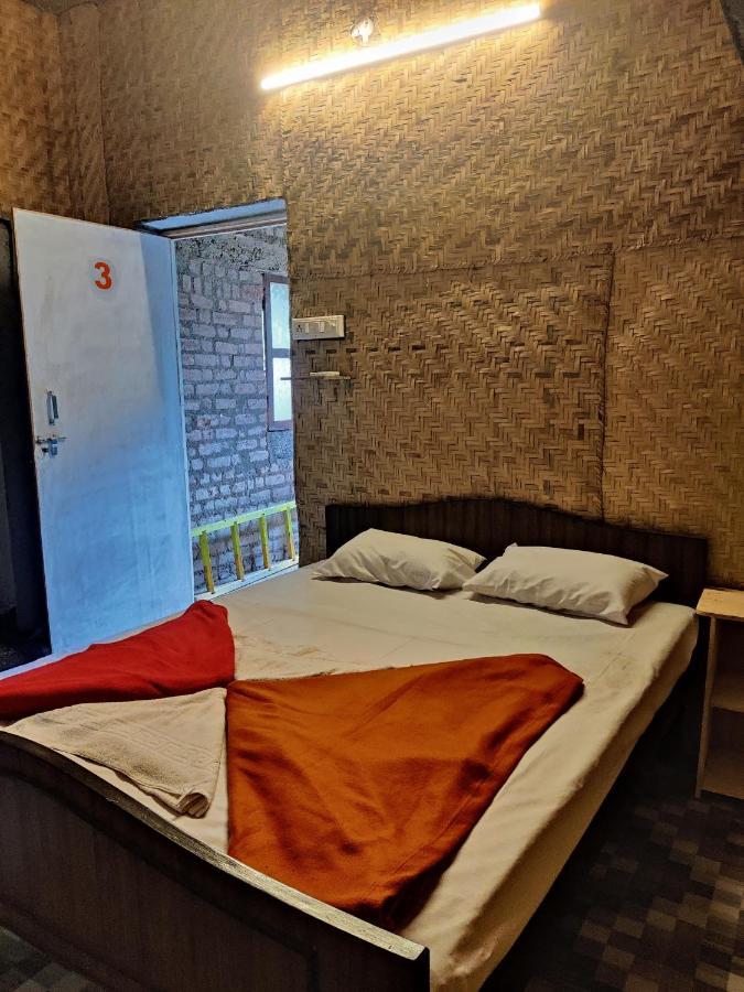 The Gravity Cafe -A Unit Of Staychillhampi Buitenkant foto