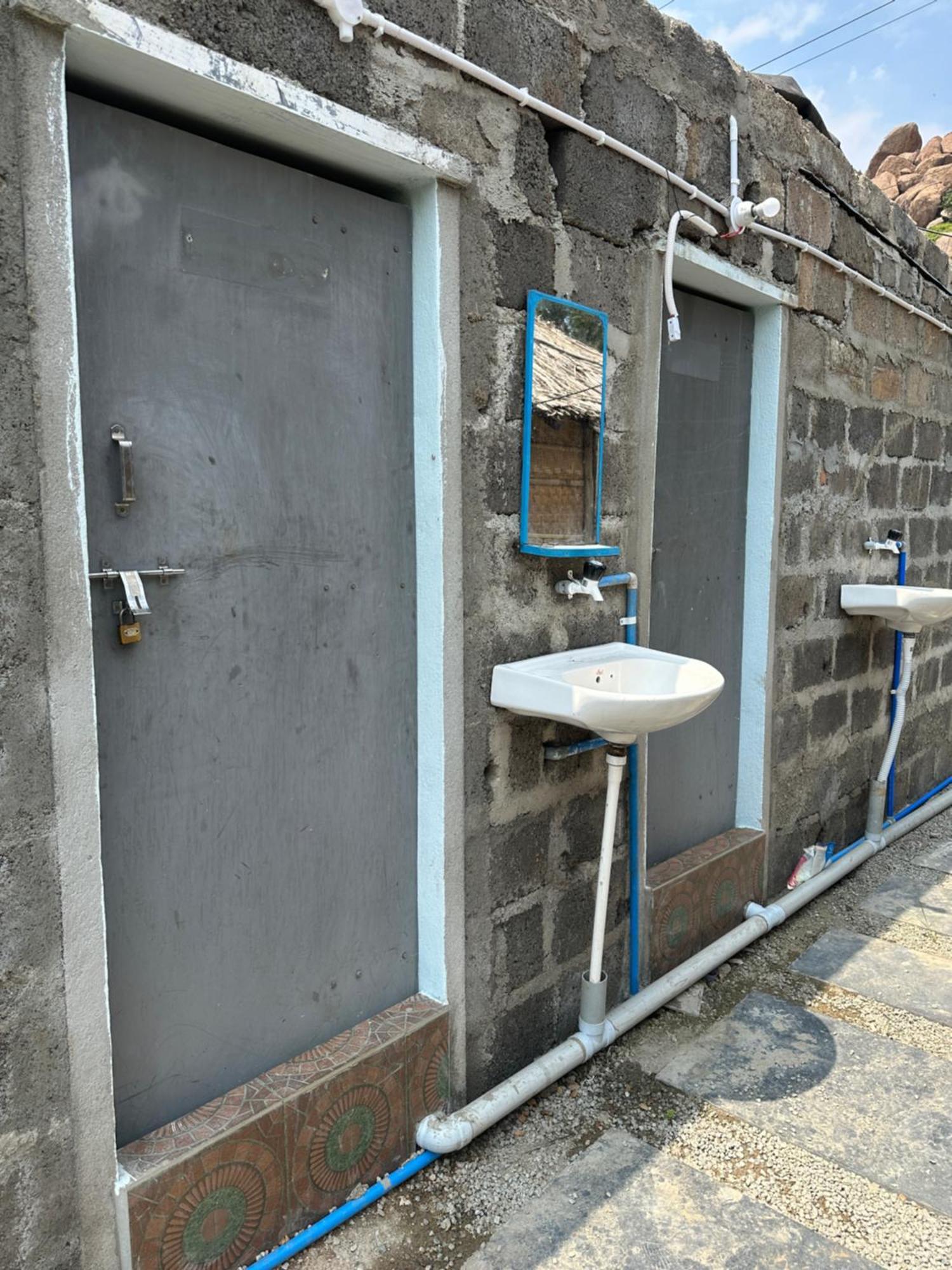 The Gravity Cafe -A Unit Of Staychillhampi Buitenkant foto